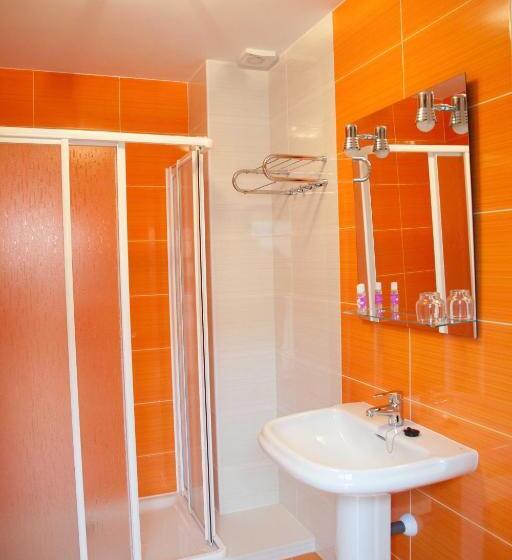 شقة غرفتين, Hostal Casasnovas