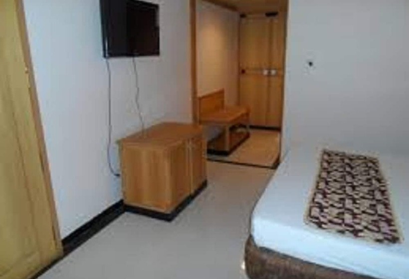 이그제큐티브 룸, Kalyan Residency