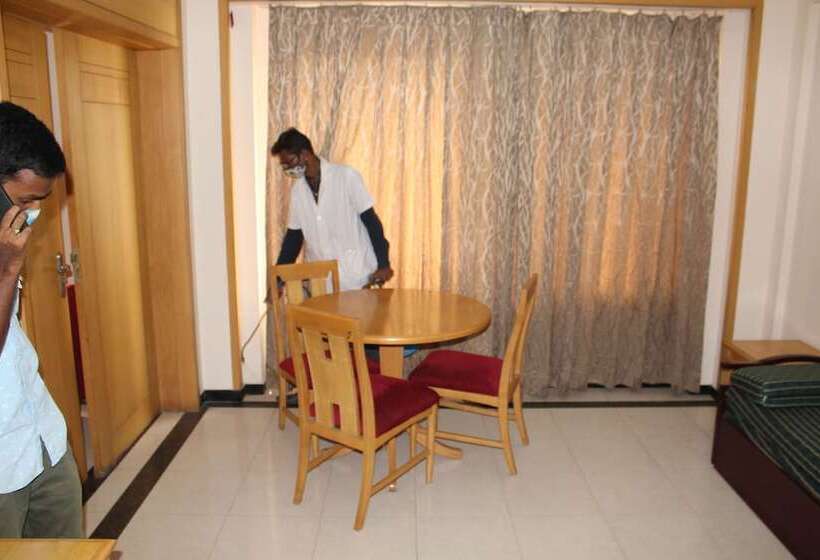 غرفة تنفيذية, Kalyan Residency