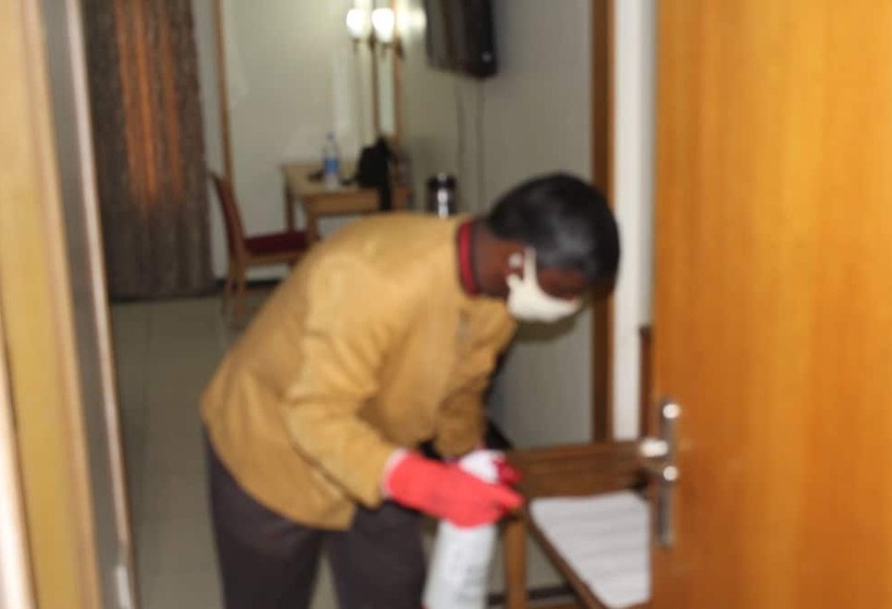 غرفة تنفيذية, Kalyan Residency