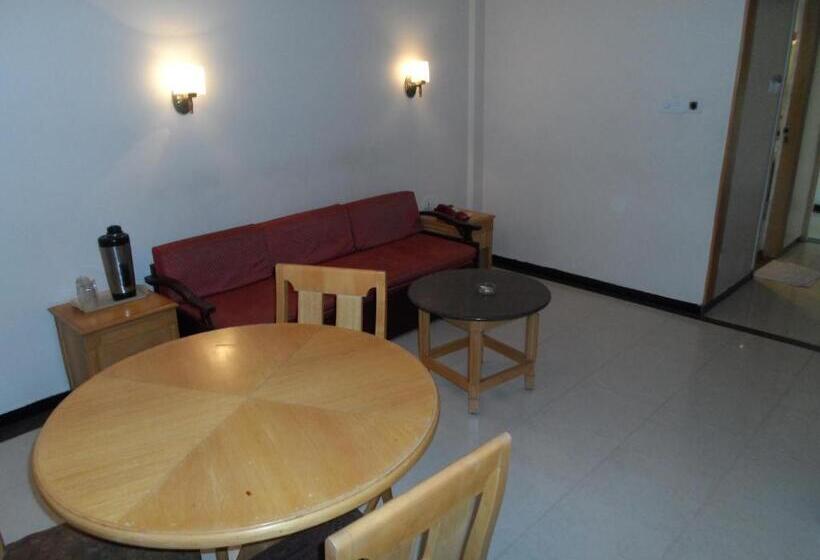 غرفة تنفيذية, Kalyan Residency