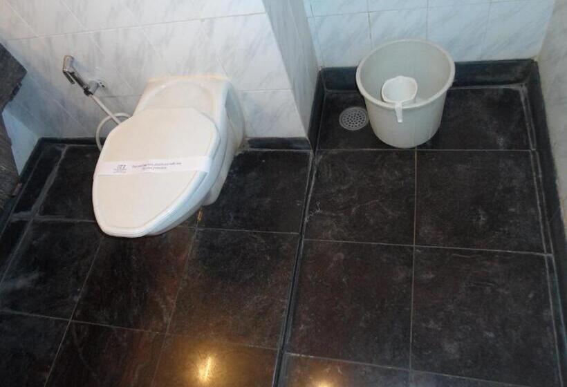 غرفة تنفيذية, Kalyan Residency