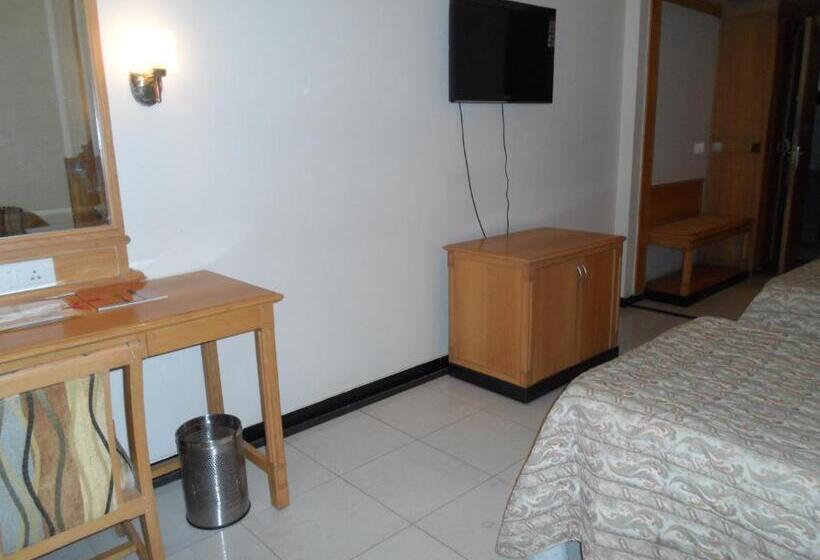 غرفة ديلوكس, Kalyan Residency