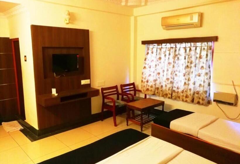 חדר סטנדרט לשלושה, Picnic