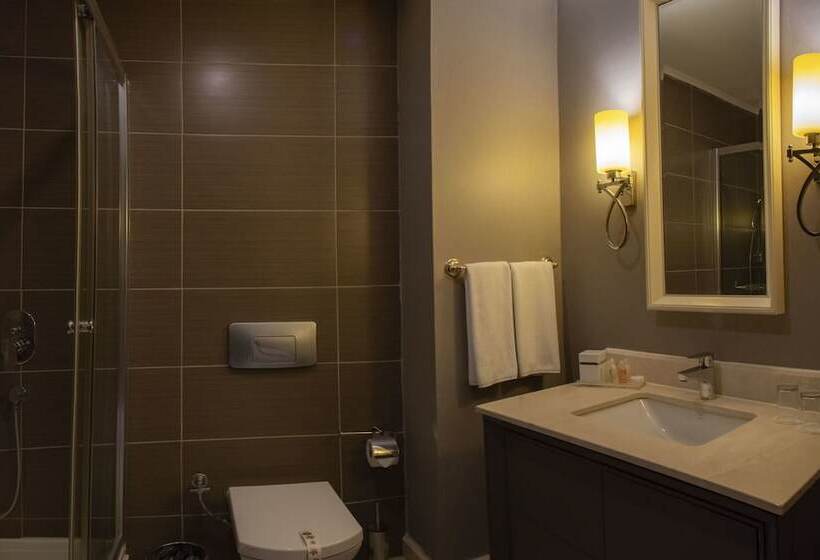 اتاق سوپریور, Taksim Square