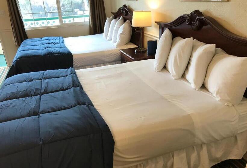 스탠다드 룸 더블 침대 2개, Monterey Pines Inn