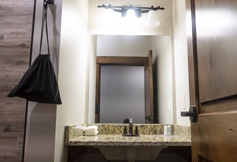 Люкс Повышенной Комфортности, Sawtelle Mountain Resort