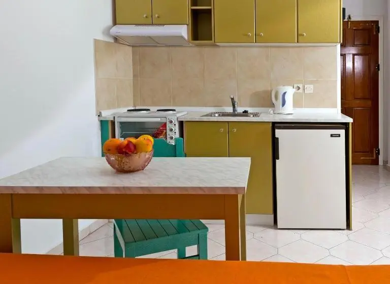 Standard-studio Allasnäkymä, Trianta Hotel Apartments