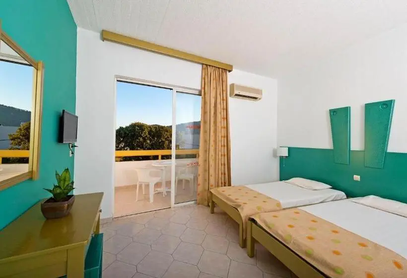 Standard-studio Allasnäkymä, Trianta Hotel Apartments