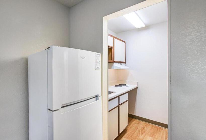 إستوديو قياسى, Hometowne Studios By Red Roof Atlanta – Lawrenceville