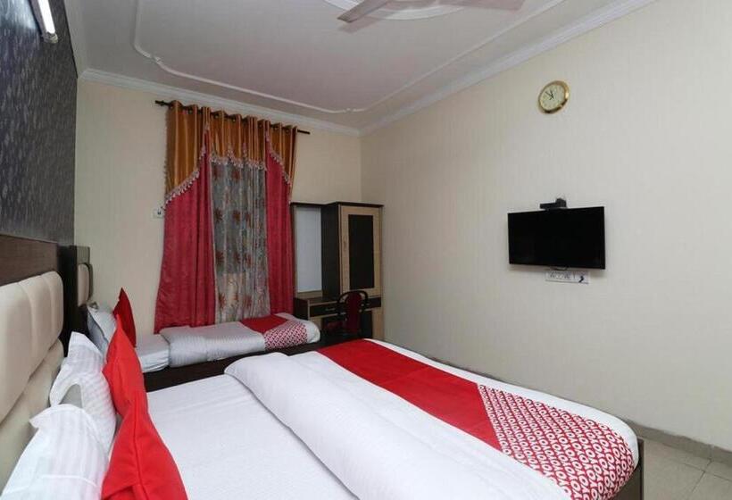 四人高级间, Mayank Residency