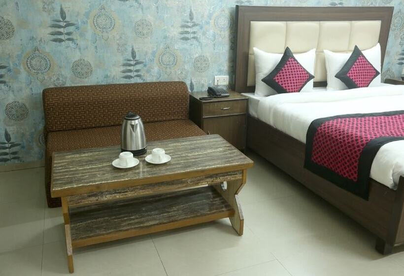 غرفة سوبيريور ثلاثية, Mayank Residency