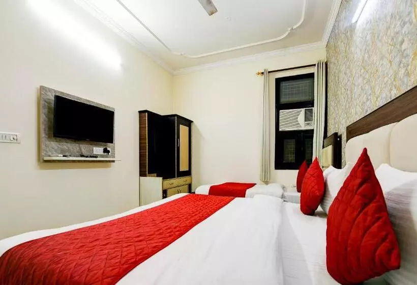 Superior Kolmen Hengen Huone, Mayank Residency
