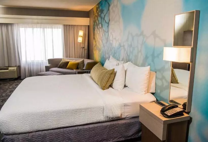 キングサイズベッドのスタンダードルーム, Courtyard By Marriott Erie Ambassador Conference Center