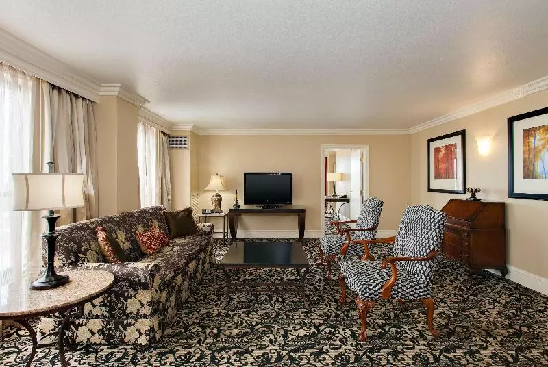 سوئیت با تخت بزرگ, President Abraham Lincoln Springfield   Doubletree By Hilton