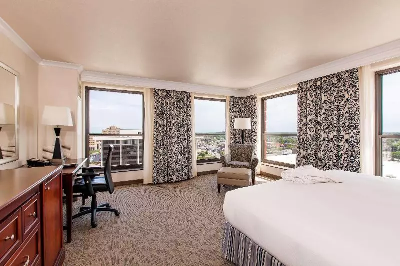اتاق استاندارد با تخت بزرگ, President Abraham Lincoln Springfield   Doubletree By Hilton