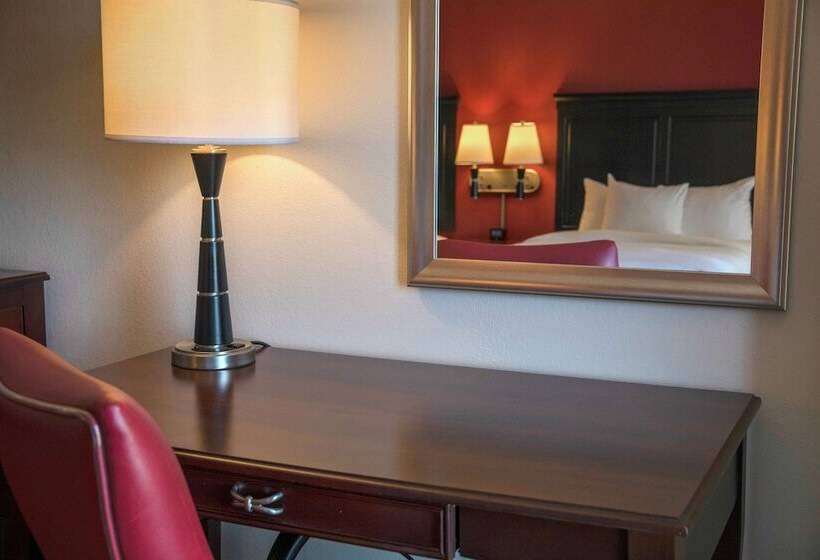 Номер Стандарт 2 Двуспальные Кровати, President Abraham Lincoln Springfield   Doubletree By Hilton