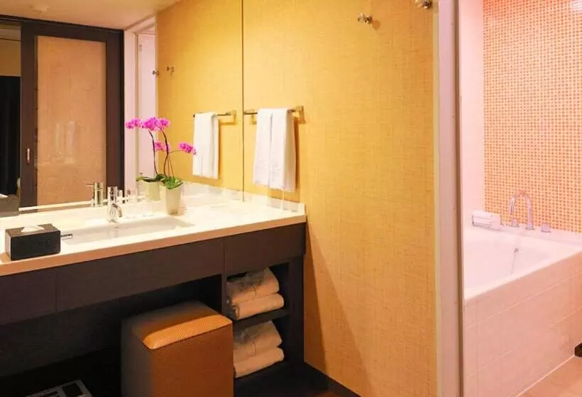 اتاق سوپریور, Loisir Spa Tower Naha