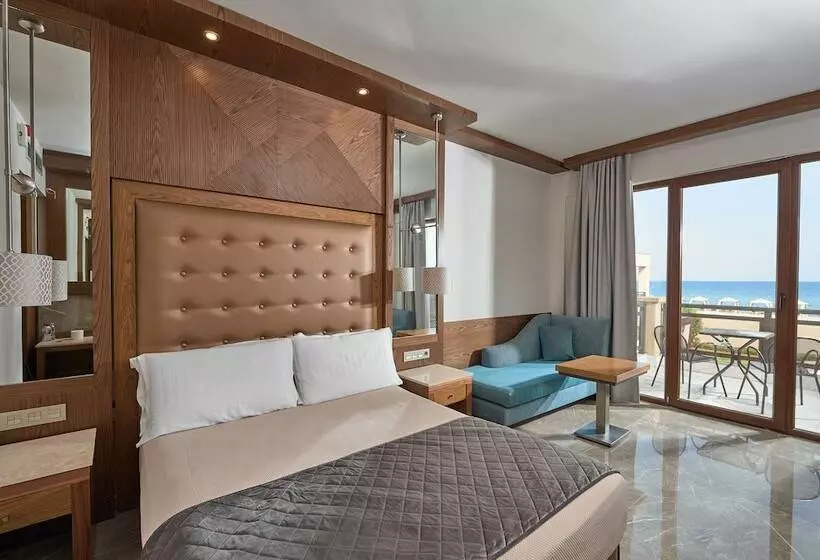 Perhehuone, Mediterranean Village Hotel & Spa