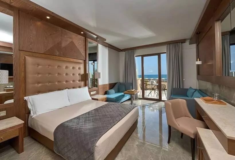 Perhehuone, Mediterranean Village Hotel & Spa