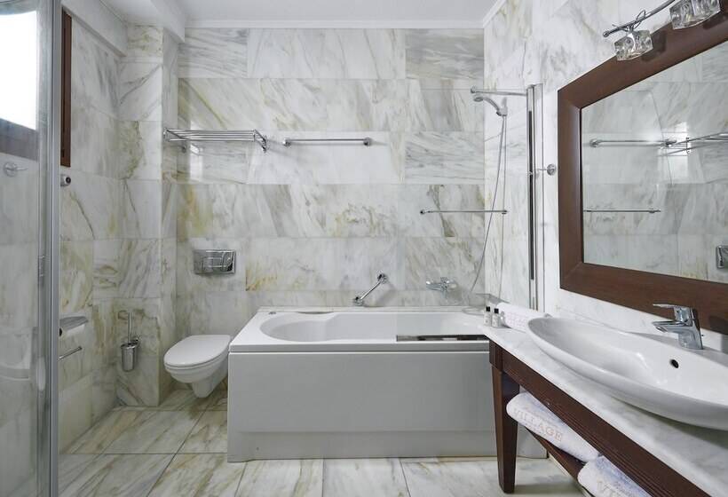 سوییت, Mediterranean Village Hotel & Spa