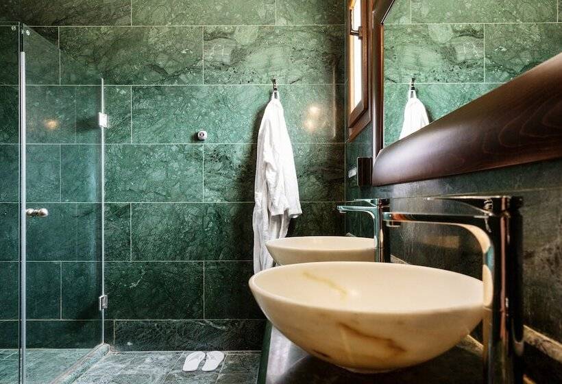 فيلا ديلوكس غرفة نوم واحدة مطلة على البحر, Mediterranean Village Hotel & Spa