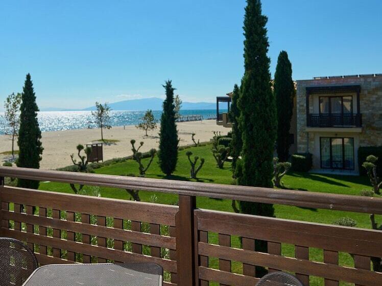 غرفة قياسية مطلّة علي البحر, Mediterranean Village Hotel & Spa