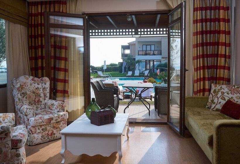 جناح, Mediterranean Village Hotel & Spa