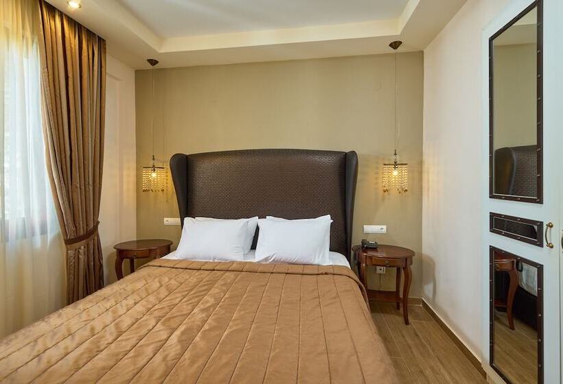 جناح, Mediterranean Village Hotel & Spa