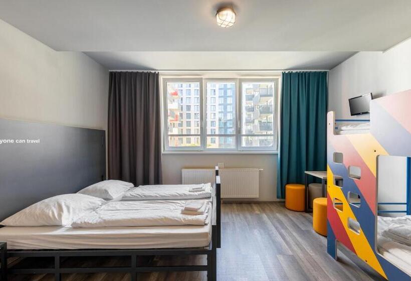4인용 스탠다드 룸, a&o Wien Hauptbahnhof