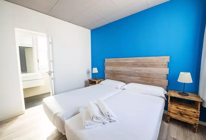 اتاق استاندارد با سرویس بهداشتی مشترک, Safestay Madrid Central