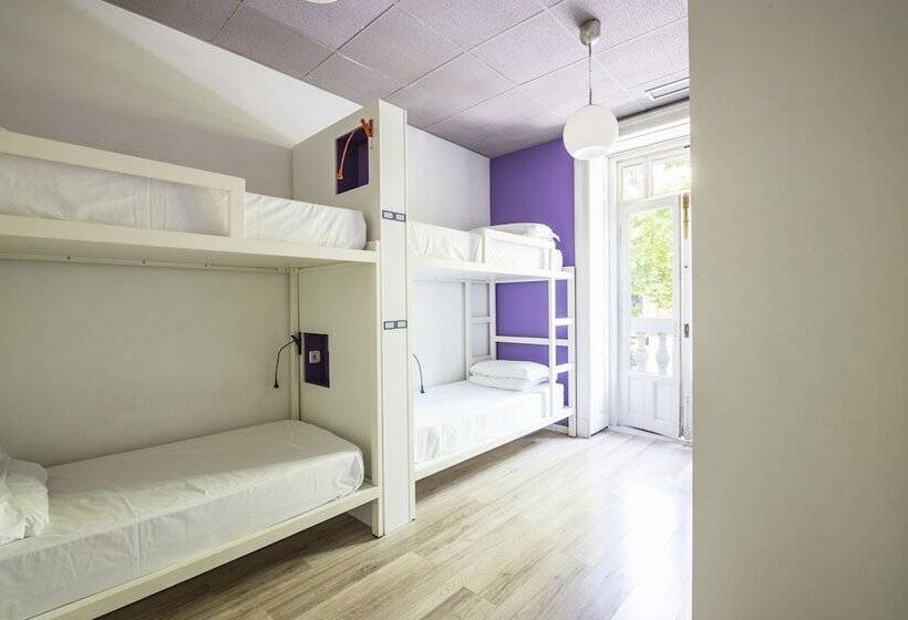 Bed in Shared Room with Shared Bathroom, Safestay Madrid Central