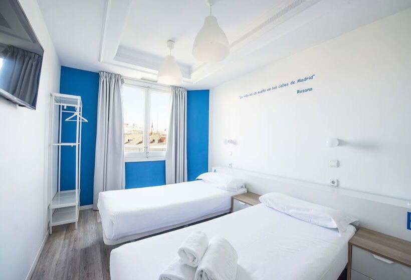 اتاق استاندارد با سرویس بهداشتی مشترک, Safestay Madrid Central