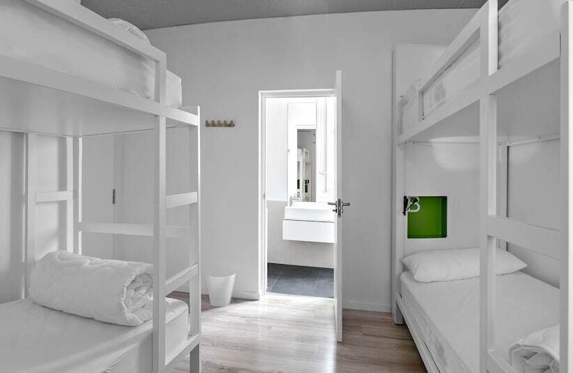 Bed in Shared Room with Shared Bathroom, Safestay Madrid Central