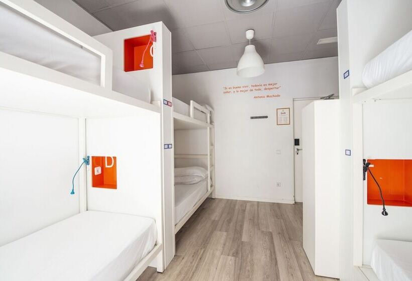 Bed in Shared Room with Shared Bathroom, Safestay Madrid Central