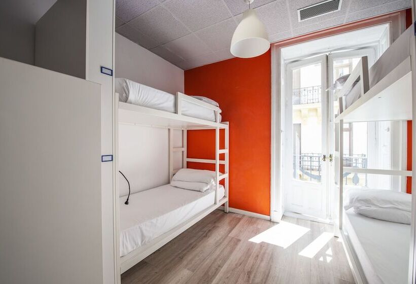 Bed in Shared Room with Shared Bathroom, Safestay Madrid Central
