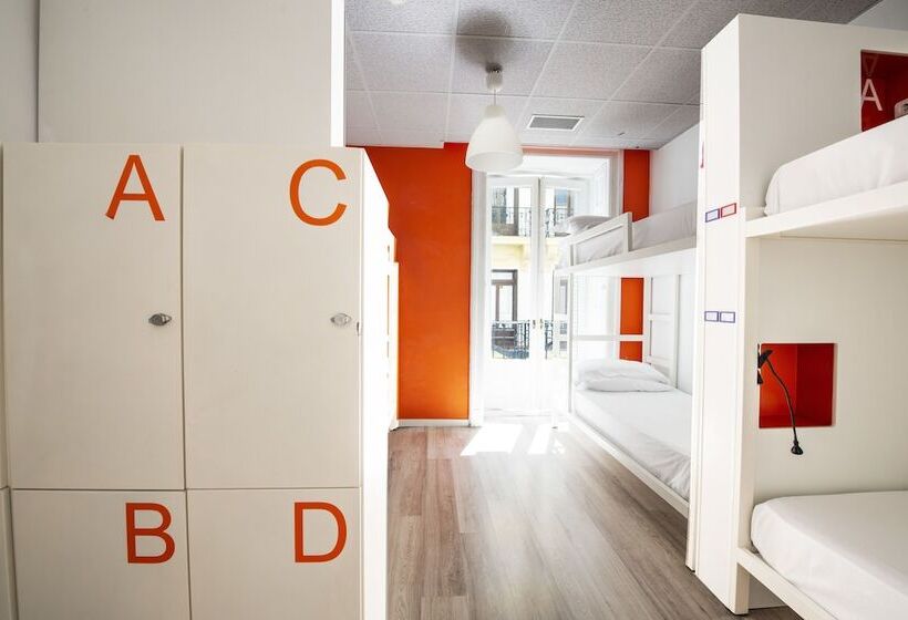 Bed in Shared Room with Shared Bathroom, Safestay Madrid Central