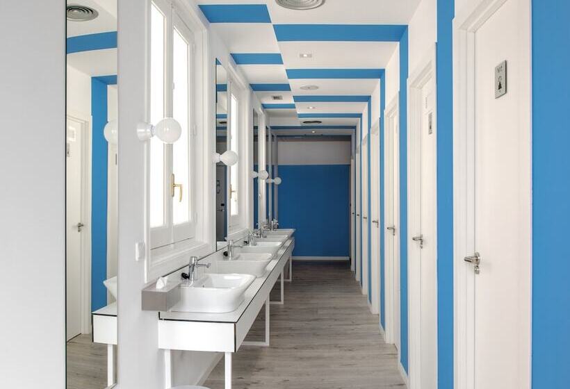 تختخواب در اتاق مشترک, Safestay Madrid Central