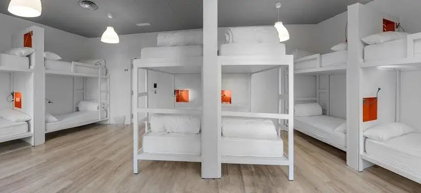 اتاق استاندارد با سرویس بهداشتی مشترک, Safestay Madrid Central