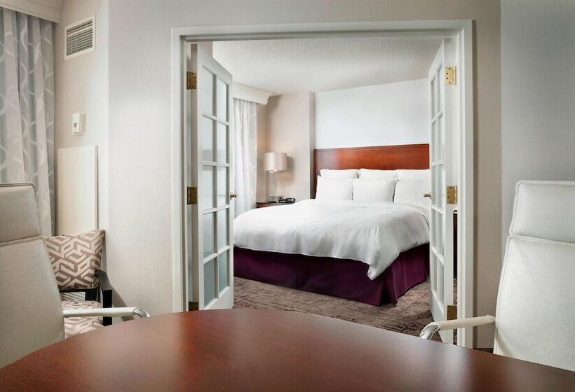جناح سرير كينج, Chicago Marriott Suites Deerfield