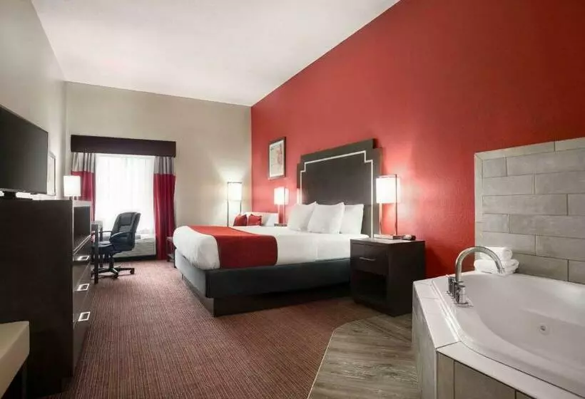 キングサイドベッドのスタンダードワンルーム, Days Inn & Suites By Wyndham Murfreesboro