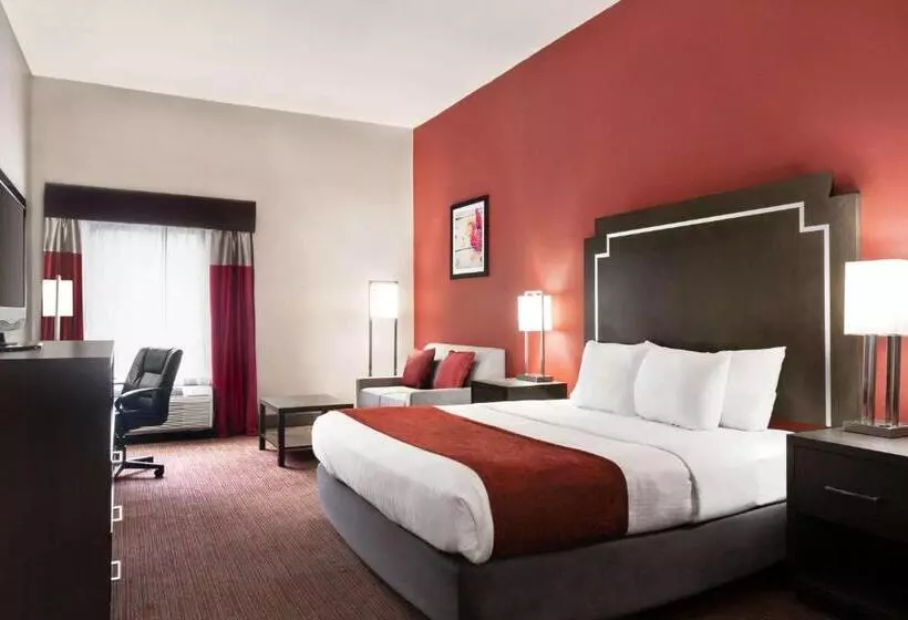 キングサイドベッドのスタンダードワンルーム, Days Inn & Suites By Wyndham Murfreesboro