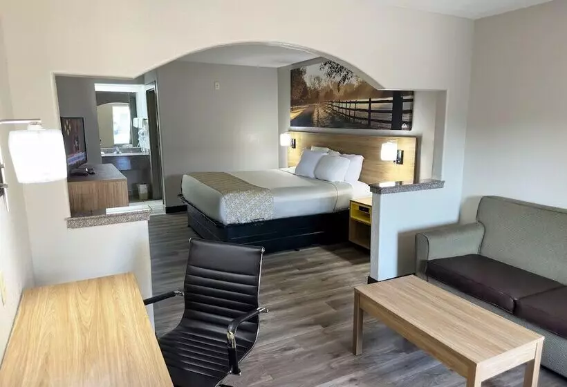 スイート, Days Inn & Suites By Wyndham Opelousas