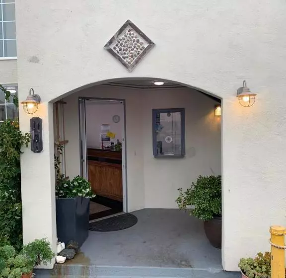 デラックスルーム, Economy Inn Seaside