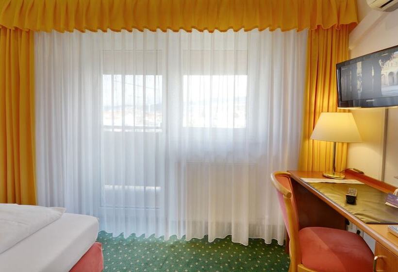 חדר סטנדרט יחיד, Engelhorn