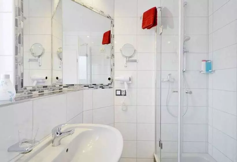 Comfort Yhden Hengen Huone, Engelhorn