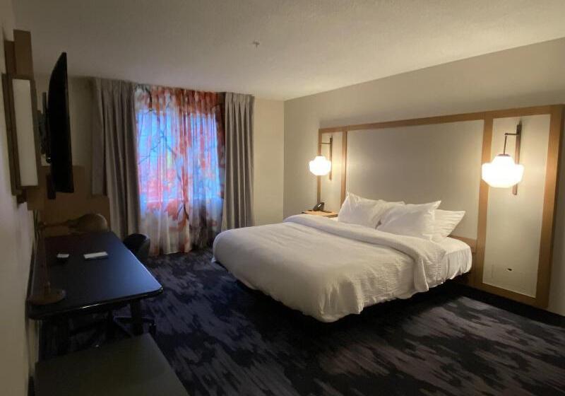 Студио Стандарт Кровать Кинг, Fairfield Inn & Suites By Marriott Saratoga Malta