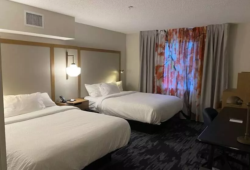 ２ダブルベッドのスタンダードルーム, Fairfield Inn & Suites By Marriott Saratoga Malta