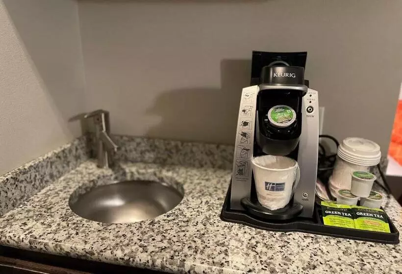 身障者適用スイートルーム, Holiday Inn Express & Suites Gonzales By Ihg