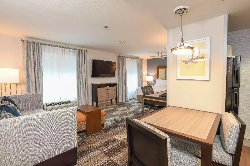 キングサイドベッドのスタンダードワンルーム, Homewood Suites Cincinnati Airport